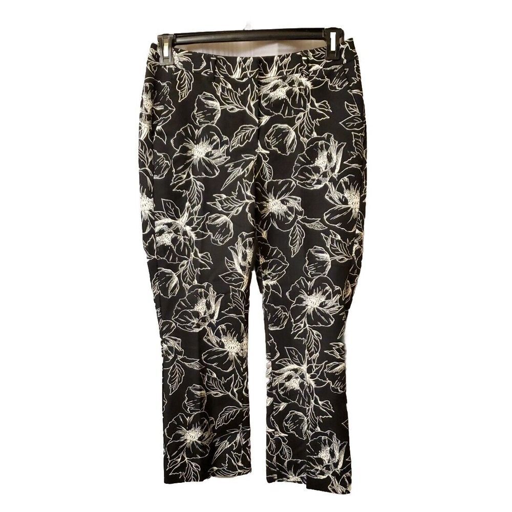 WHBM Pants Womens 6 Black White‎ Floral The Flare Crop House Market Mid Rise
